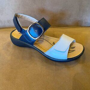Romika - Ibiza 12 White/Dark Blue - Multiple Sizes (NEW W/ BOX)